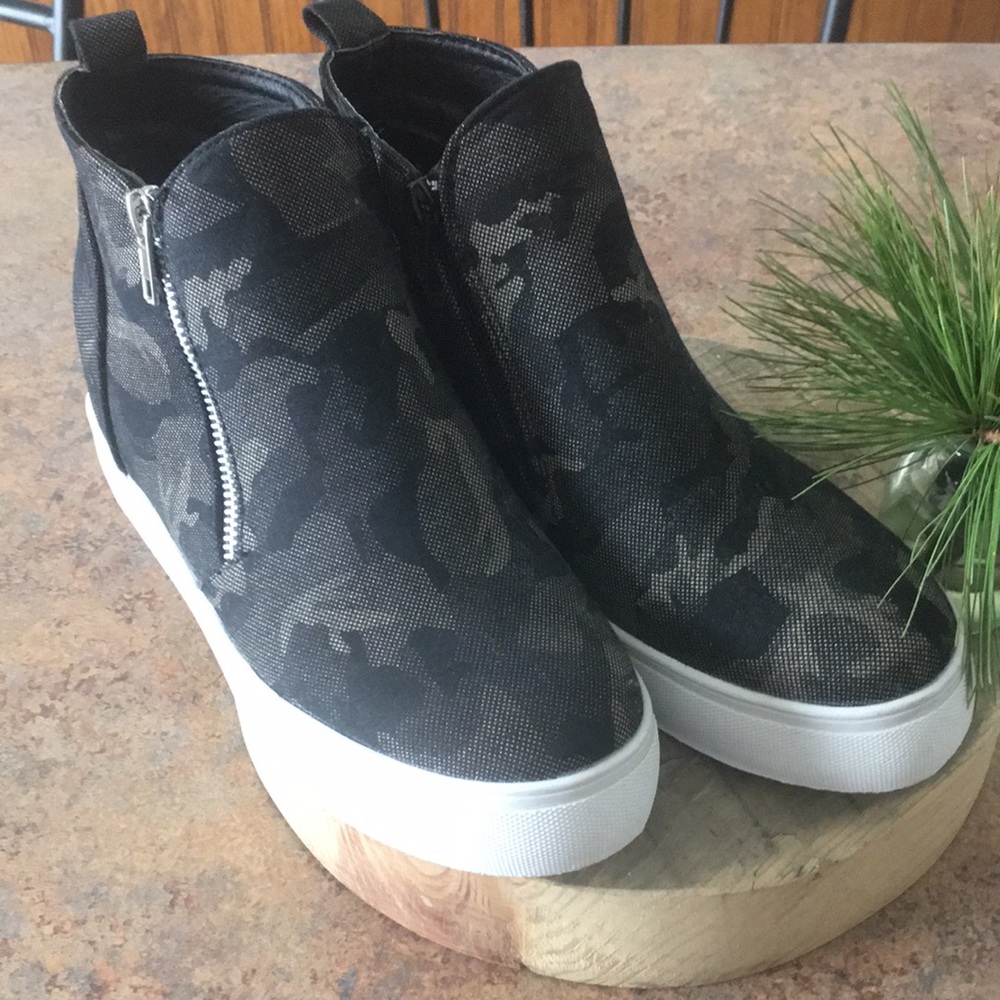 Bran new camo wedge shoes/booties
